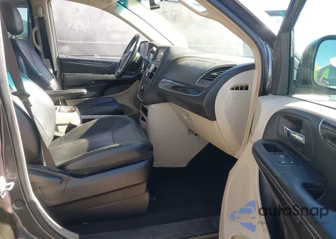 2016 Chrysler Town & Country Touring from USA, damaged, VIN 2C4RC1BG0GR302595